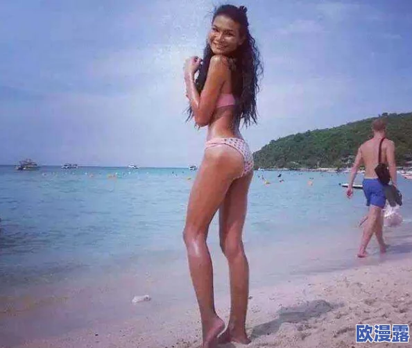 泰国娇小XXX另类惊爆！这个身材娇小的模特挑战传统审美，勇敢展现自我，赢得万千粉丝热议！