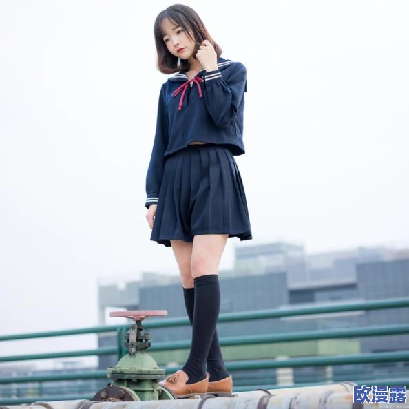 jk裙子全开襟做运动,意味着在穿着jk风格的裙子时选择全开襟设计,以便于进行各种运动活动,兼顾时尚与舒适 jk裙子全开襟做运动,意味着在穿着jk风格的裙子时选择全开襟设计,以便于进行各种运动活动,兼顾时尚与舒适